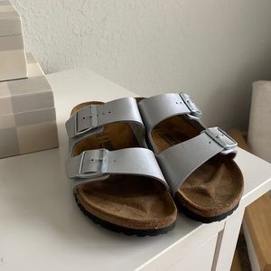 BIRKENSTOCK silver leather Arizona sandal